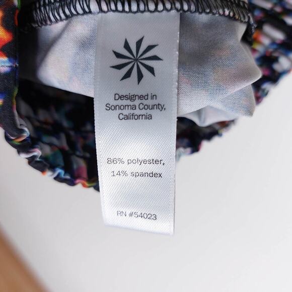 Athleta Sway Shorts Lightweight Rainbow Elastic Waist Zip Pockets 14 - Picture 8 of 8